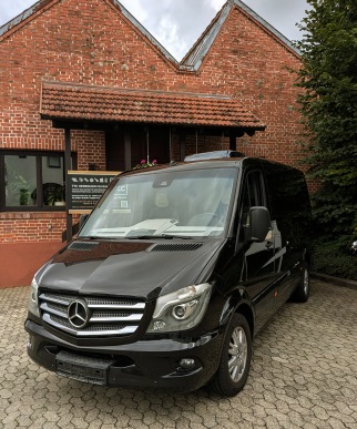Mercedes Sprinter VIP Bus (9-Sitzer)